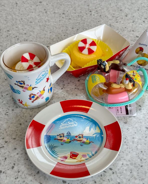 「SuiSui Summer」のスーベニア付きデザート