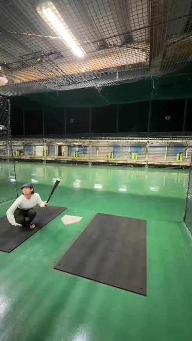 運動神経抜群だけどバットを足にぶつけてしまった妻