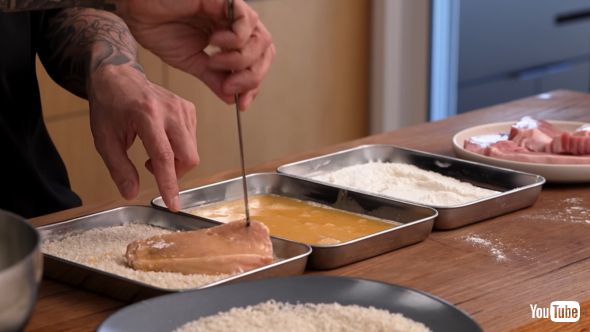 外国人シェフが日本のサンドイッチを作る