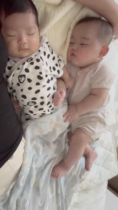 るーちゃんにつられて眠くなるりーちゃん