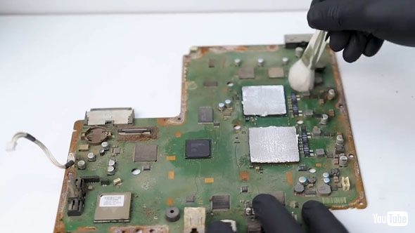 カバーを外して基盤を掃除