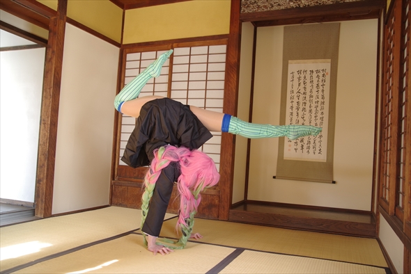 軟体ネキの甘露寺蜜璃と伊之助