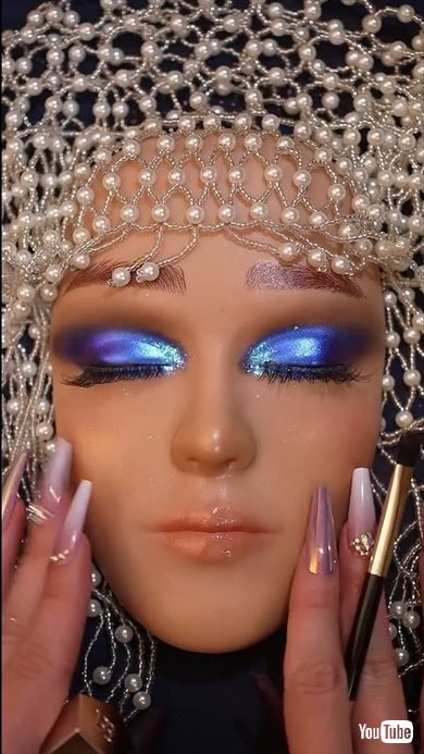 マネキンにメイクしてみた