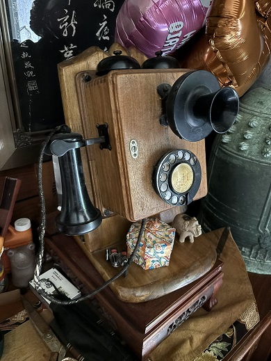 信じられないほどに年代物な実家の固定電話