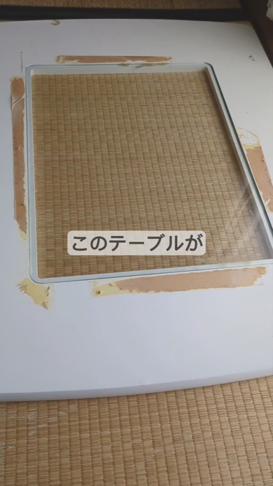 勉強部屋に置くテーブルのリメイクDIYの様子