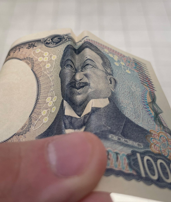新紙幣 折り目 表情 変化 恒例 最初にやりたかった 笑って泣く 千円札 北里柴三郎