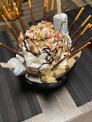 最高にバカな見た目をした誕生日ケーキ