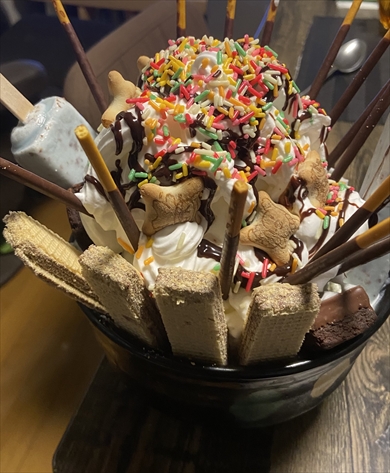 最高にバカな見た目をした誕生日ケーキ