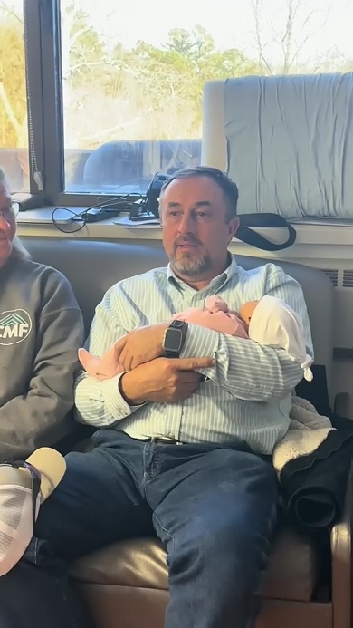 孫娘のミドルネームが自分の名前だと知る直前のおじいちゃん