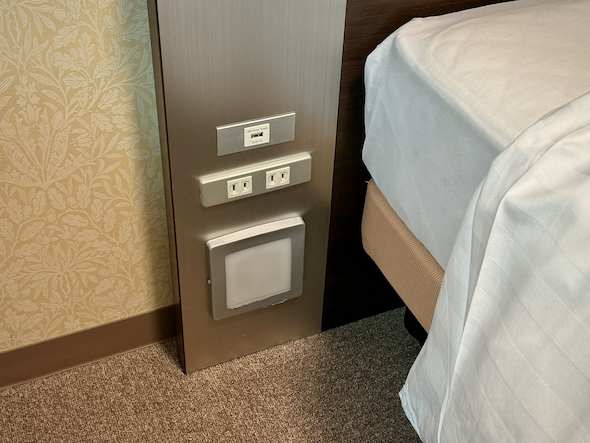 USB充電コネクタ周辺