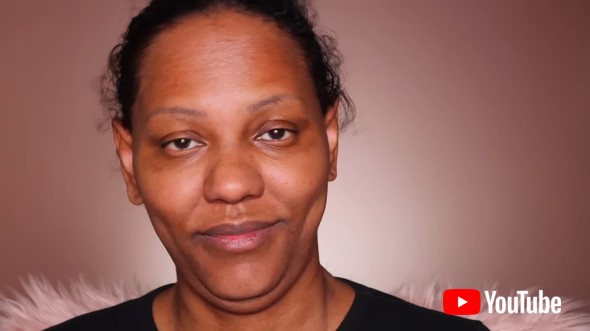 リアーナ風メイク前