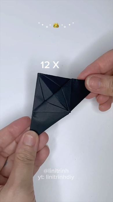 折り紙で作った王冠