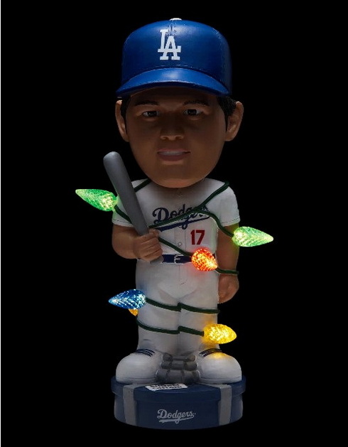 光る大谷選手のバブルヘッド