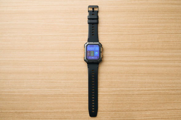 ゲオ　スマートウォッチ TOUGH