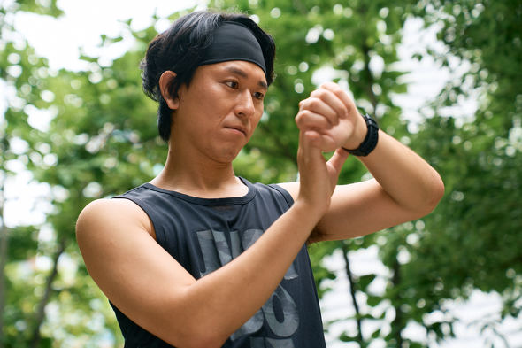 ゲオ　スマートウォッチ TOUGH