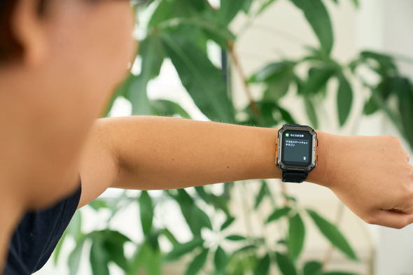 ゲオ　スマートウォッチ TOUGH