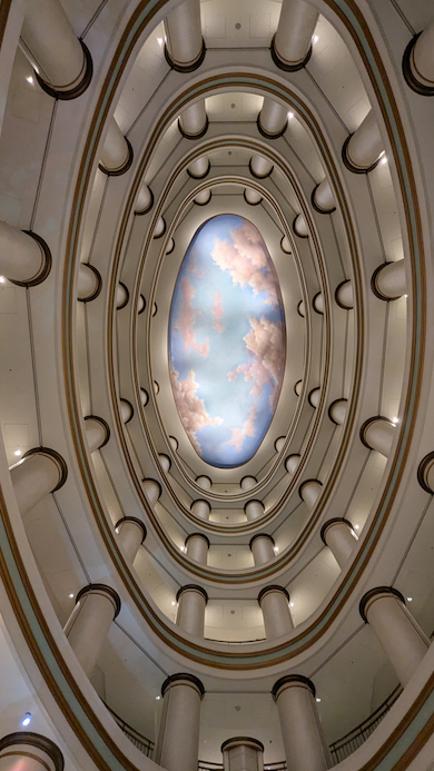 ファンタジーシャトーの吹き抜け