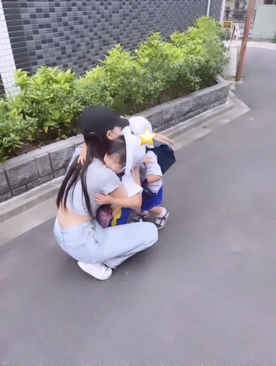 双子の妹をお迎えする姉