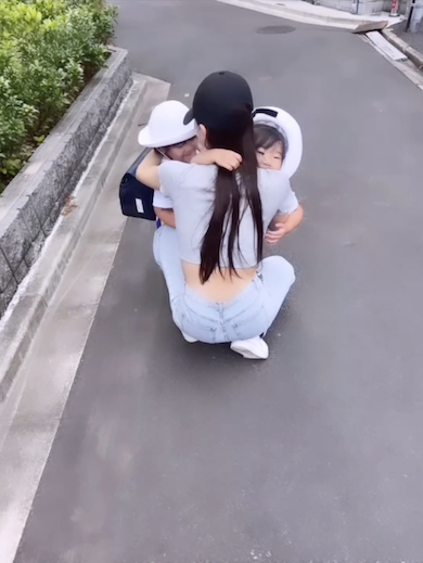 双子の妹をお迎えする姉