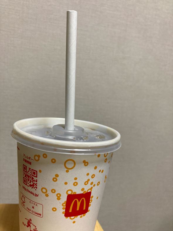 マックのドリンクが“紙ストロー→ストローなしで飲めるフタ”に
