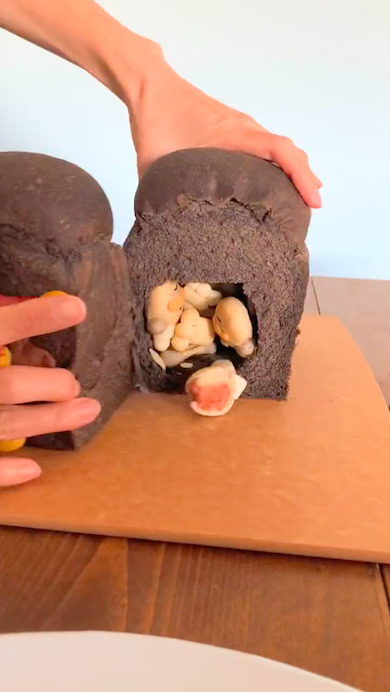 アンパンマンのパンを切ったら……