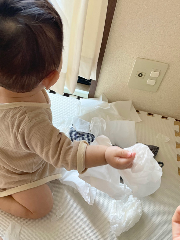 ニッコニコ 手を挙げる 息子 可愛過ぎて怒れない いたずら