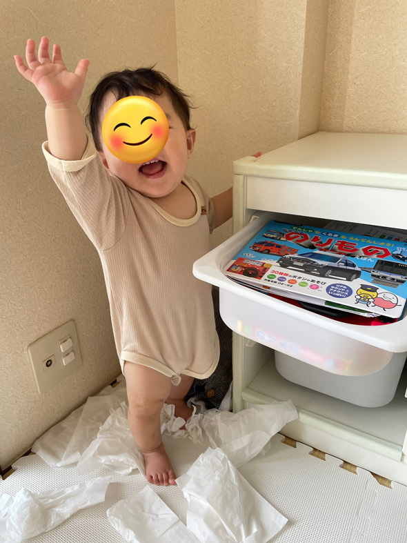 ニッコニコ 手を挙げる 息子 可愛過ぎて怒れない いたずら