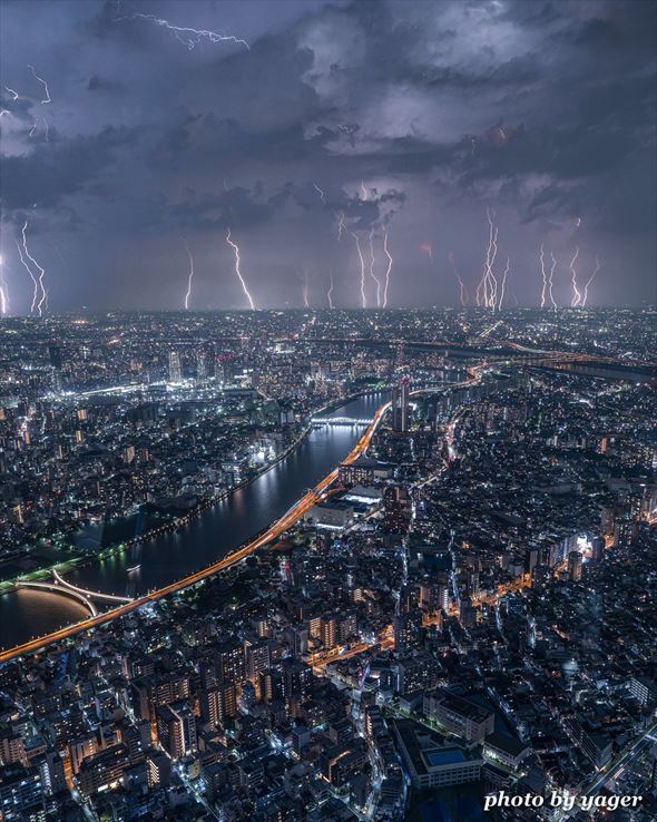 足立の花火 雷