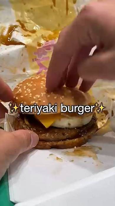 YouTubeチャンネル「Haley Pham」の動画