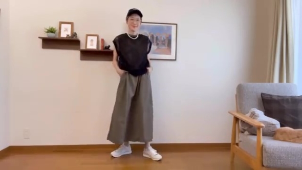 ワンピースを着た女性