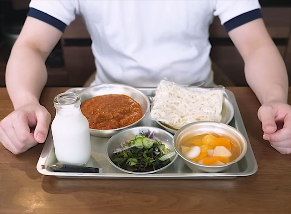 小学22年生の給食