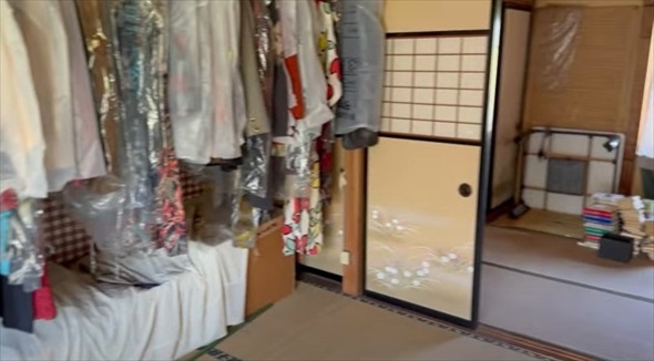 夫家族と住む古家がこわい