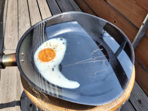都内 日光の熱だけ 1時間 目玉焼き 焼けた 屋外 夏 炎天下
