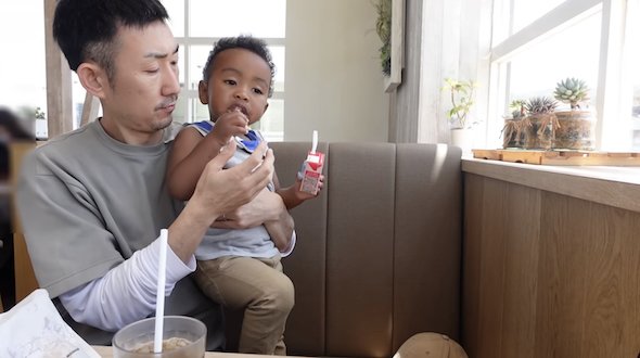 マラウイ国際家族のモスバーガー初体験