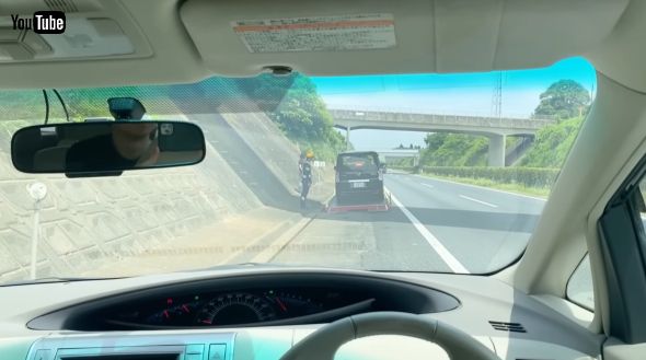 高速道路で車のタイヤがパンクした中川翔子