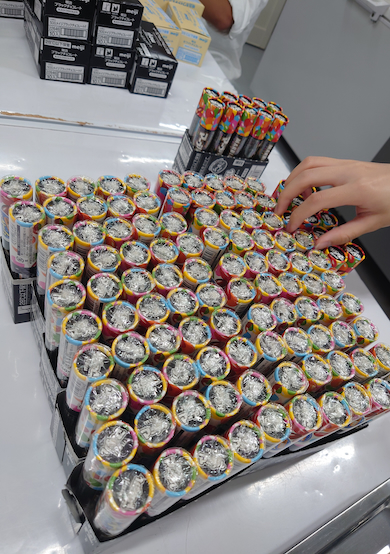 並んだマーブルチョコ