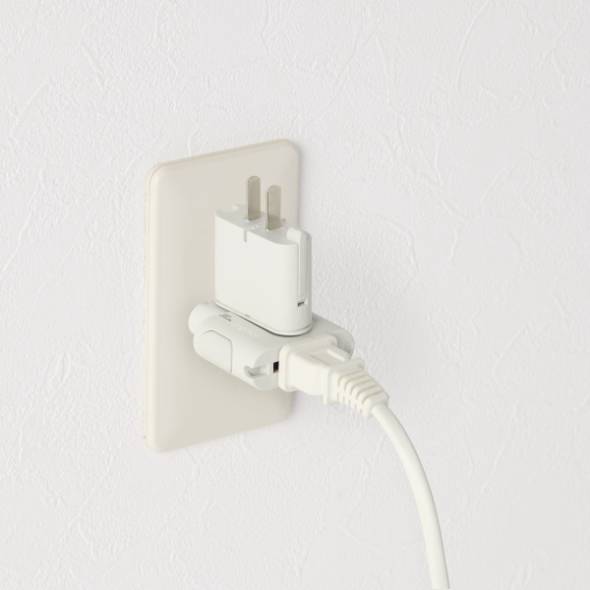 無印良品「トラベル用変換プラグアダプター」