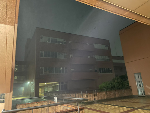 雷 写真 連写 明るすぎ 昼みたい 夕方 夜