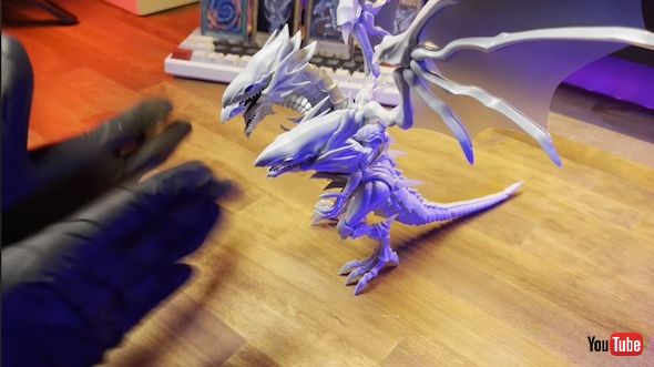 ブルーアイズ・ホワイト・ドラゴン