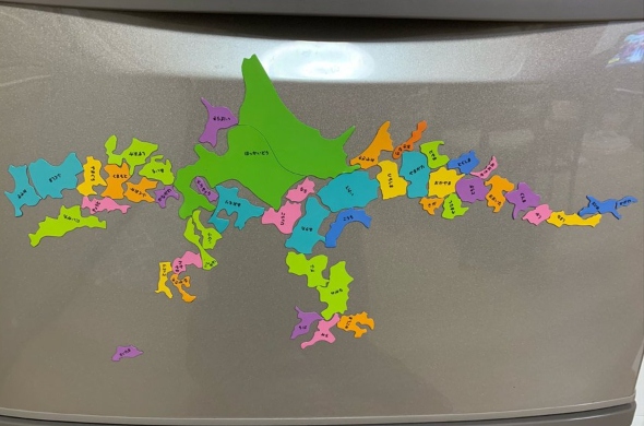 都道府県パズルを使って表現した恐竜