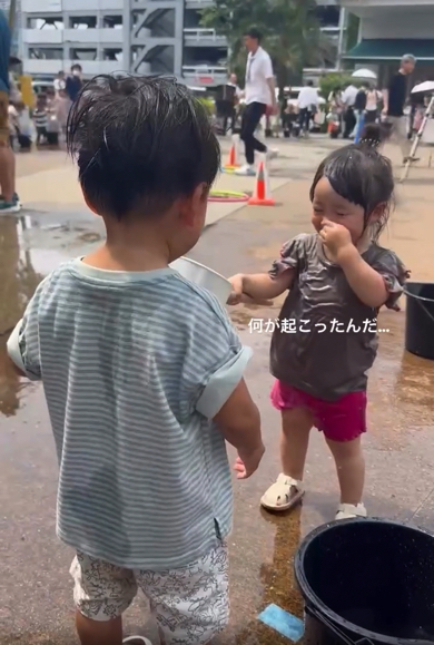 「何が起こったんだ……」の表情