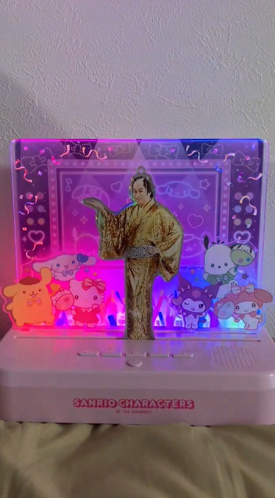 松平健とサンリオのみんな