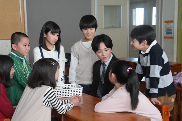 映画「ふしぎ駄菓子屋 銭天堂」の場面写真