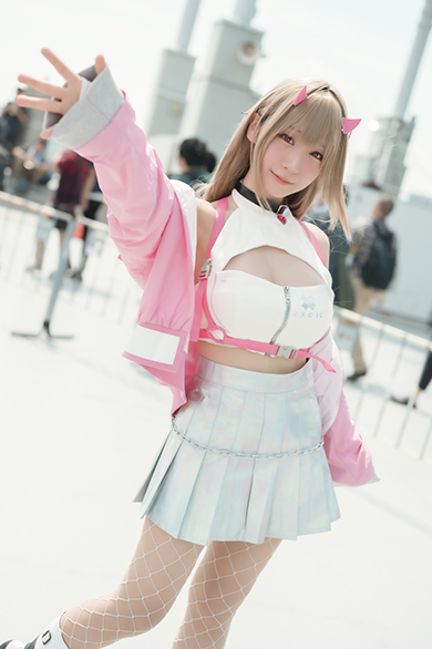 伊織もえの「勝利の女神：NIKKE」バイパー