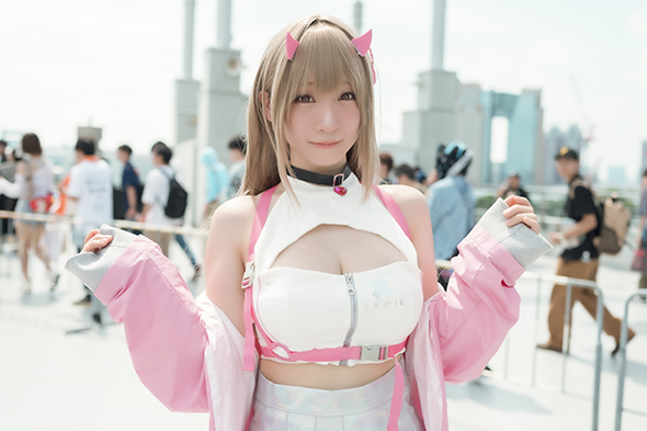 伊織もえの「勝利の女神：NIKKE」バイパー