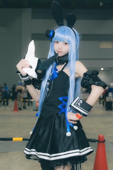 朱殷りるあの「ホロライブ」兎田ぺこら