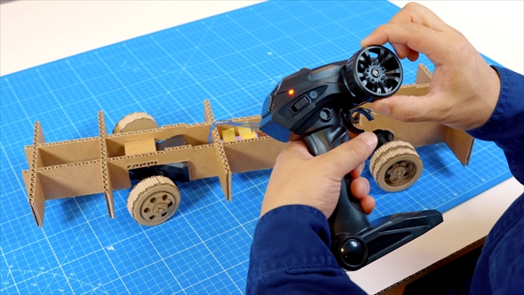 ダンボールで作るラジコン