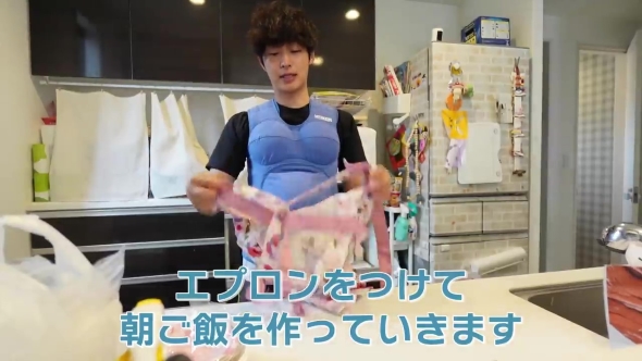 妊婦ジャケットを着た男性