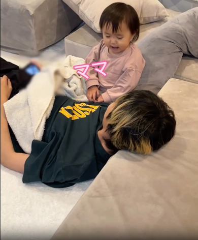 「ママ」攻撃は止まっていませんでした