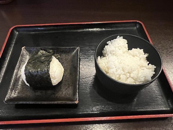 味噌汁と思いきや……中身は白米